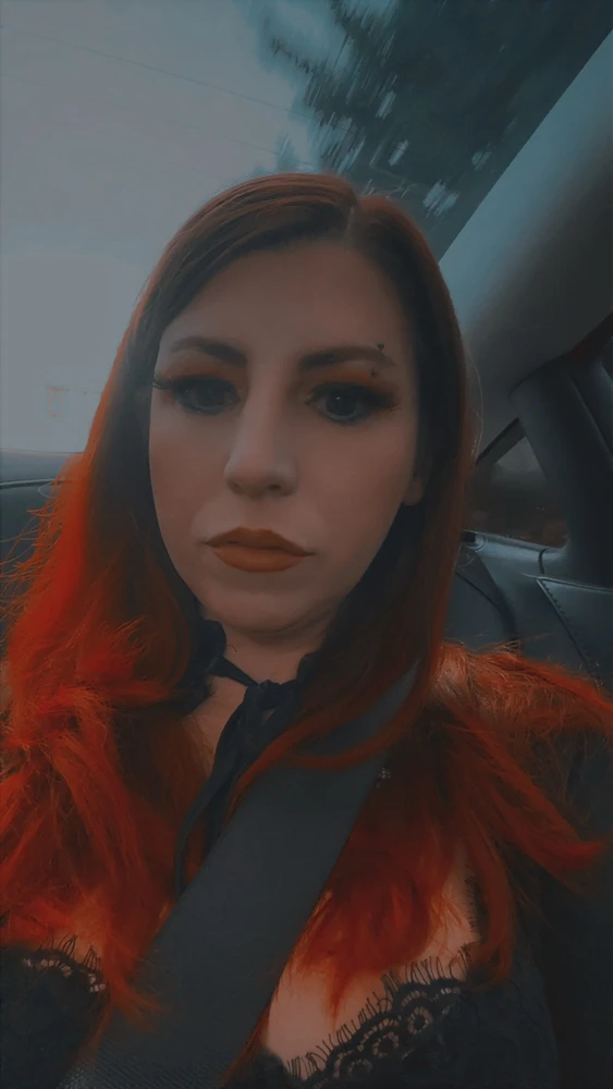 GIF yaikidwa ndi B