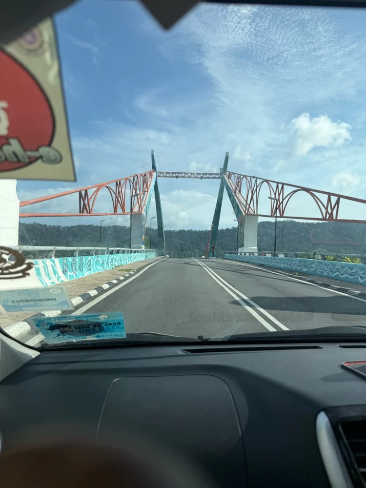 GIF diunggah oleh Hasan