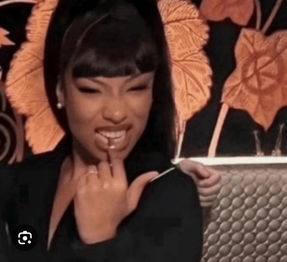 GIF uploaded by Dezalina