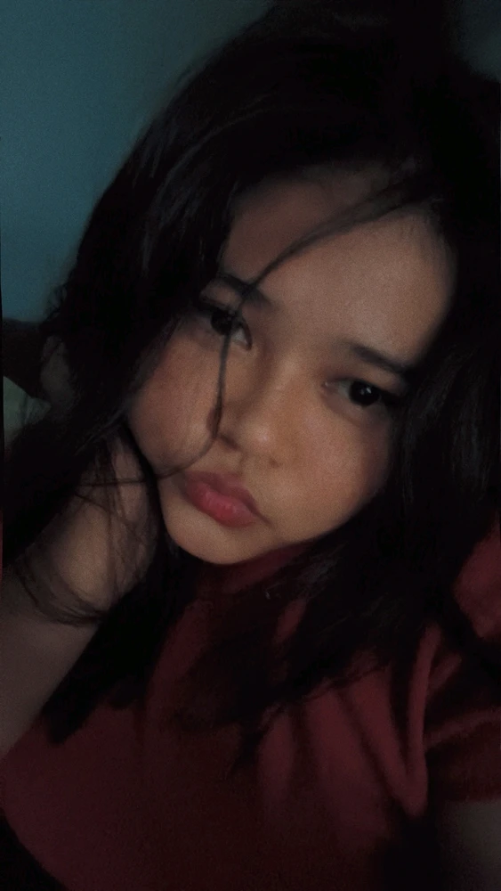 GIF gi-upload ni Erika