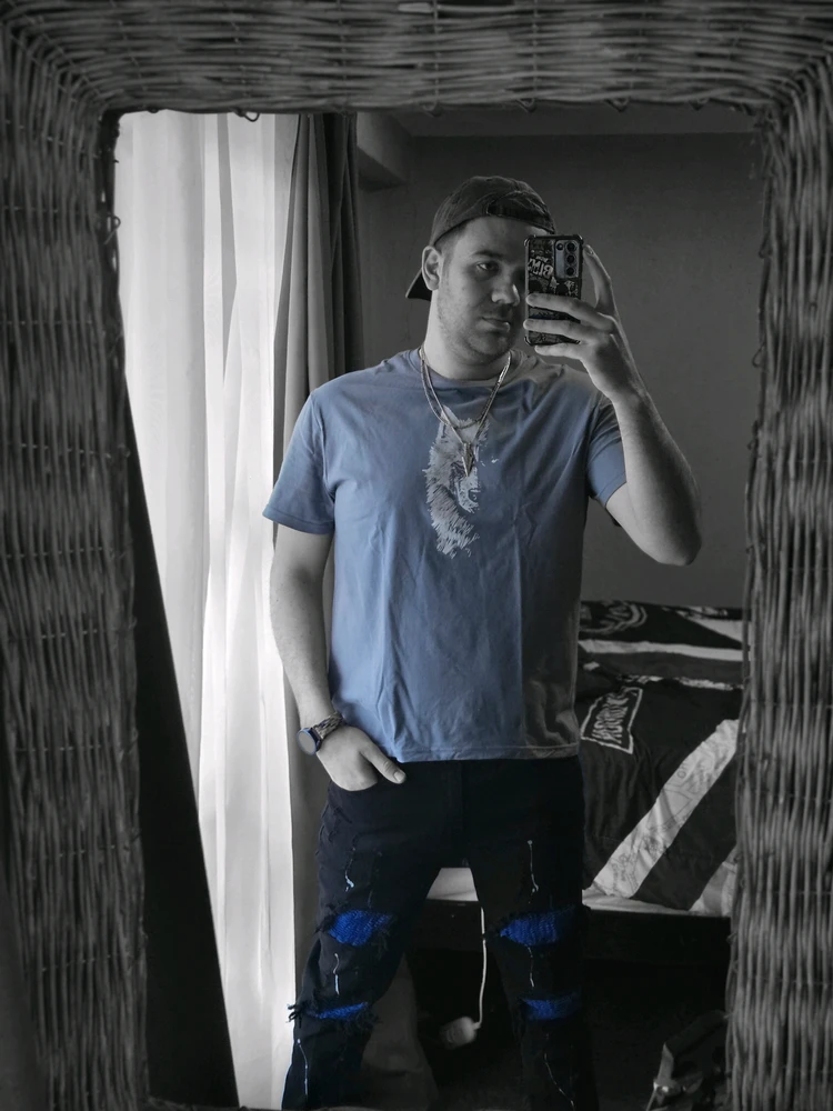 GIF uploaded by Erick