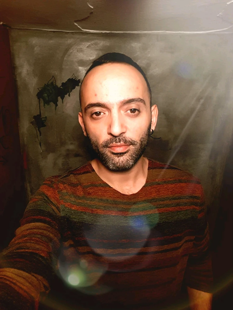 GIF uu soo galiyey Gökhan