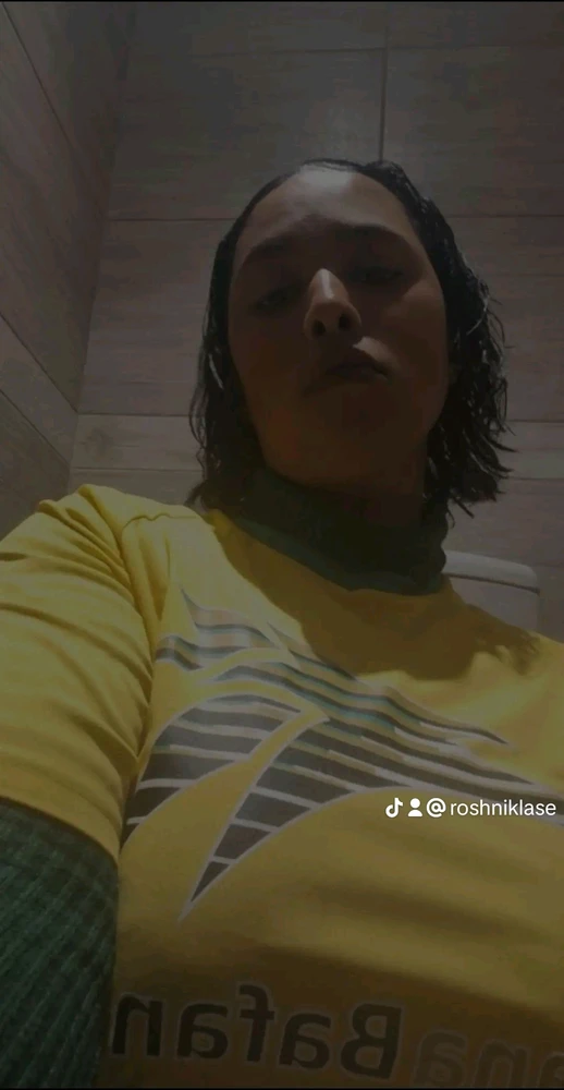 GIF dimuat naik oleh Roshni