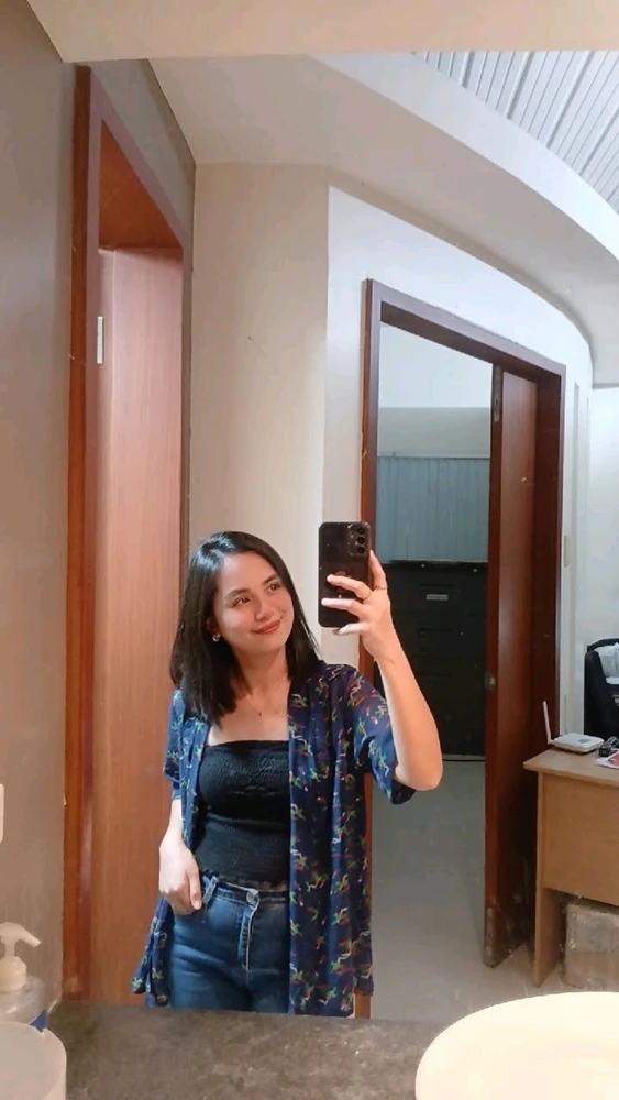 GIF uploaded by Roxii