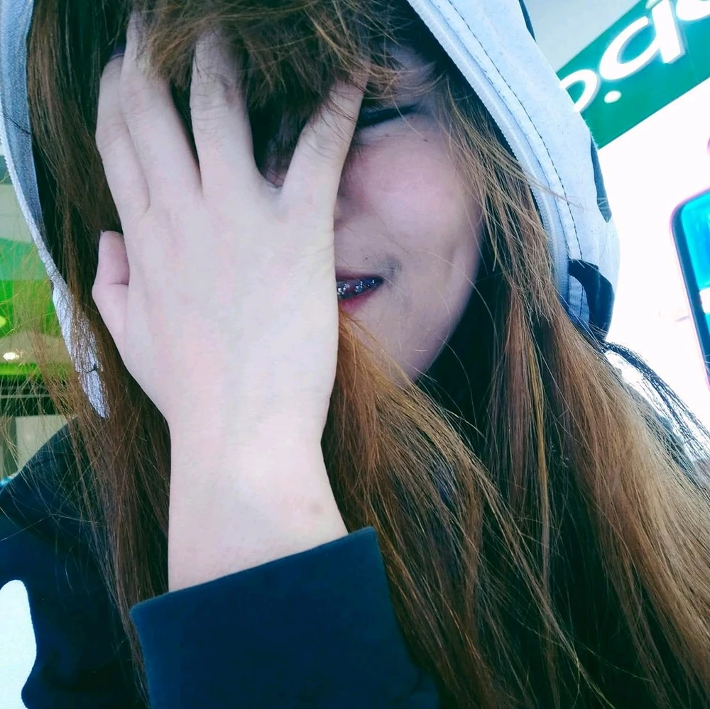 GIF uploaded by Eza