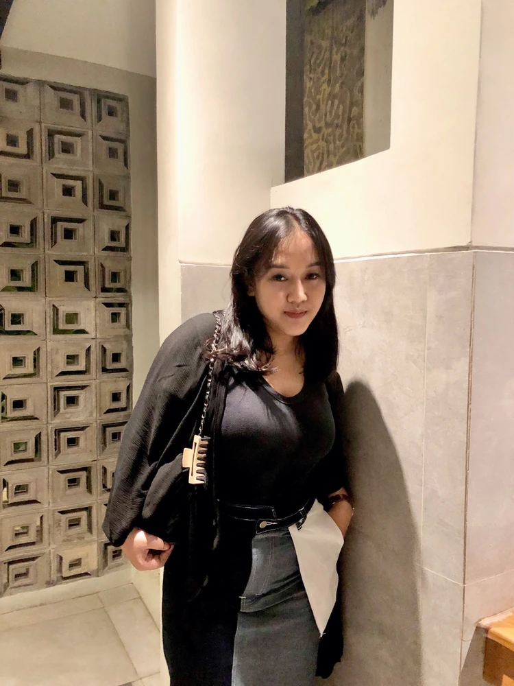 GIF eropgeluede vum Ridwi Chintya
