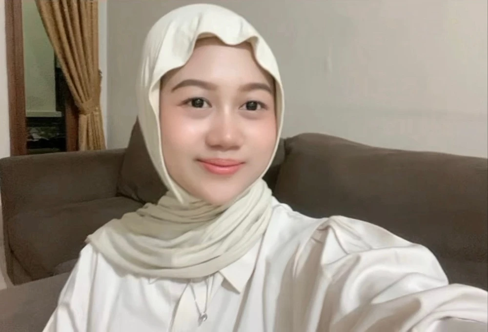 GIF yaikidwa ndi Neiii