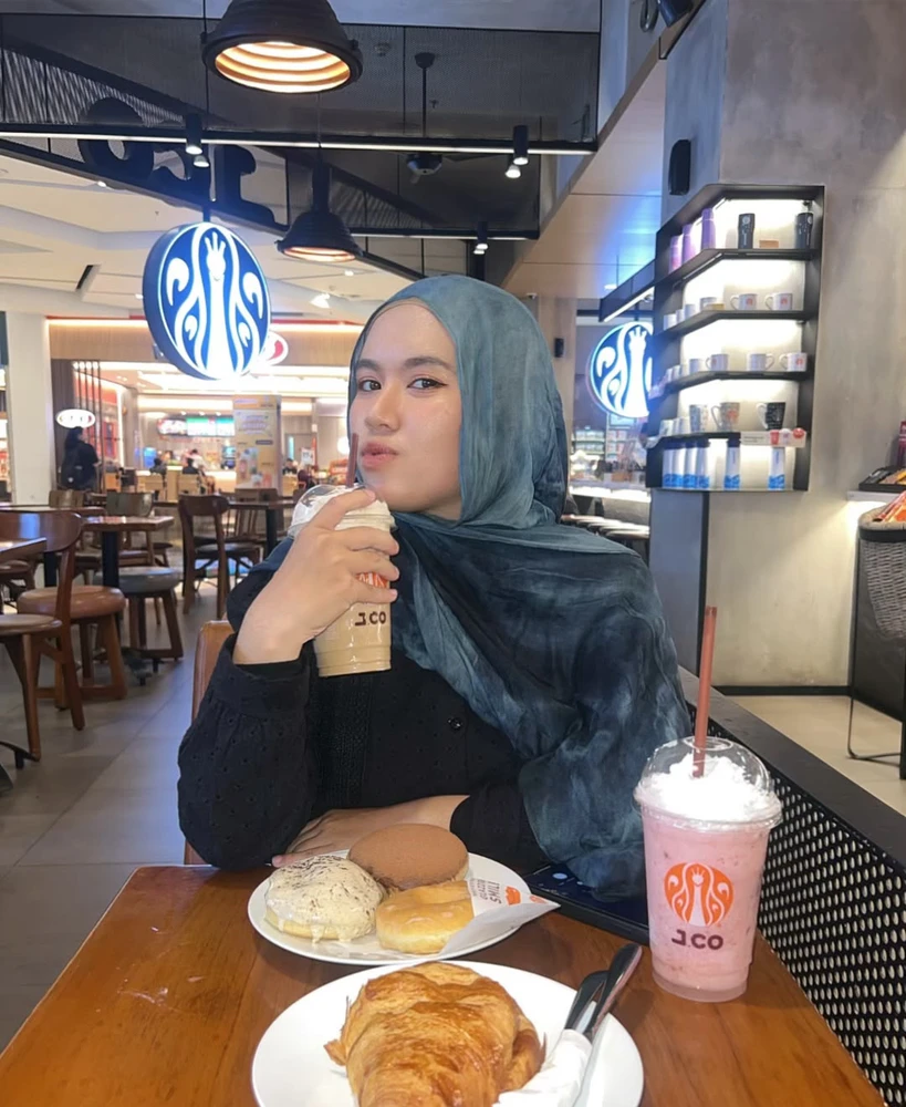 GIF uploaded by Nabila
