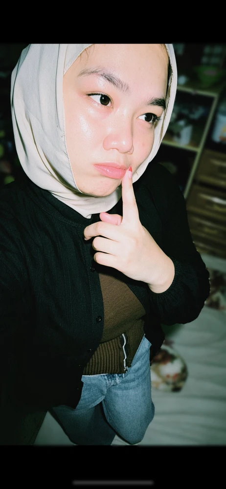 GIF uploaded by Tasya