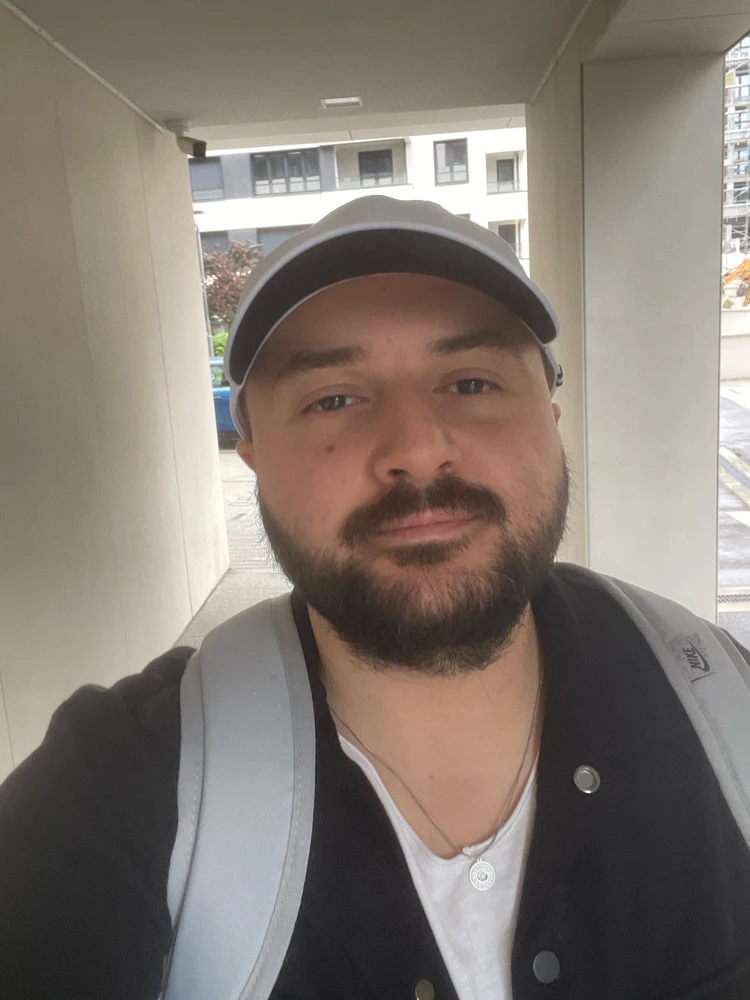GIF uploaded by Ferdi