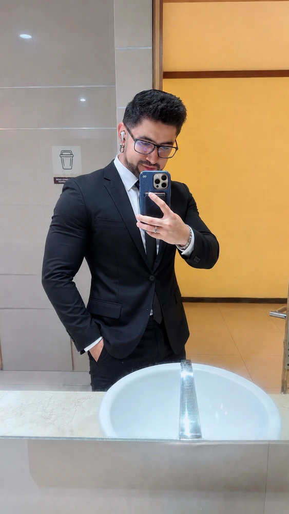 GIF uploaded by Danni Cholico