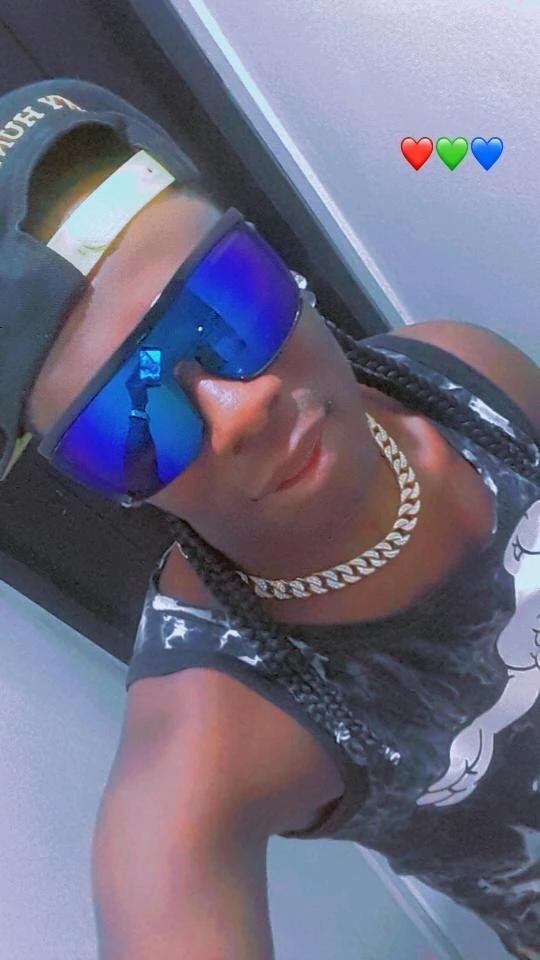 GIF imtella' minn Carlos Manuel