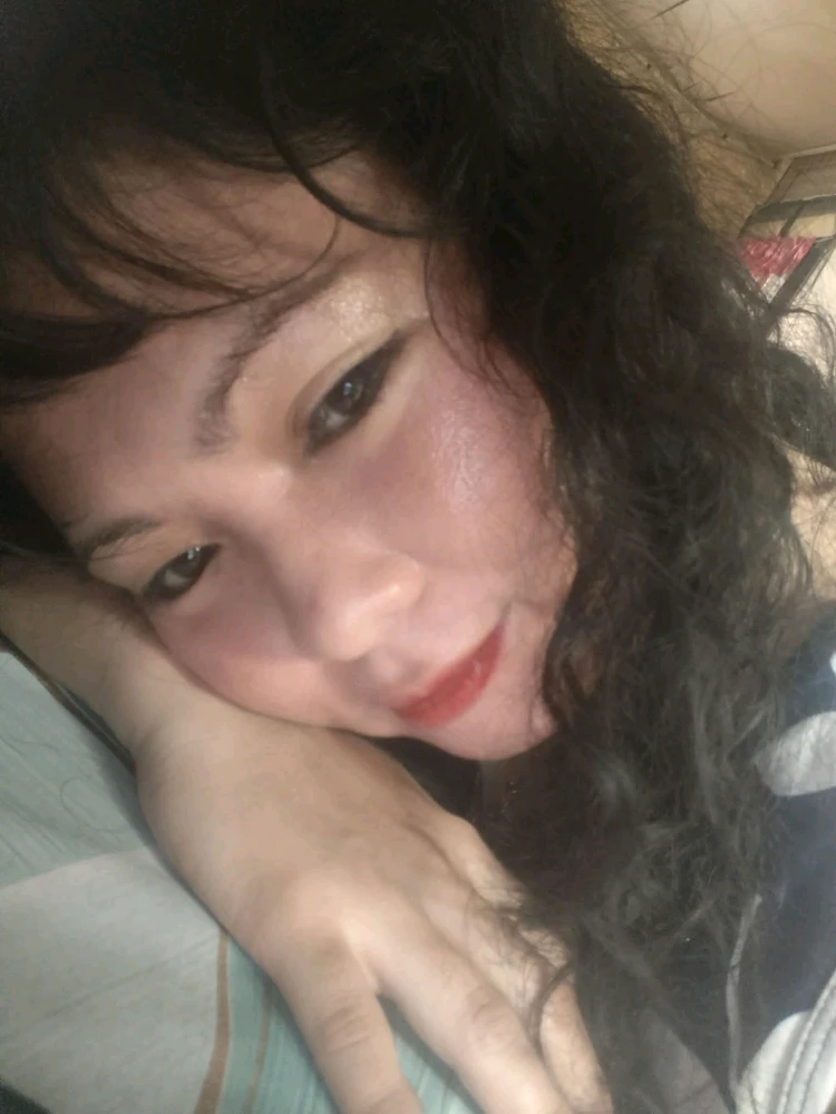 GIF uploaded by Izah