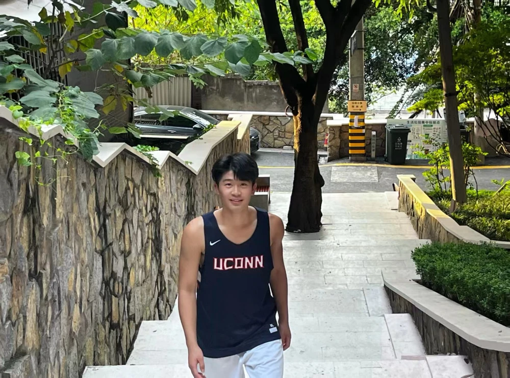 GIF uploaded by r