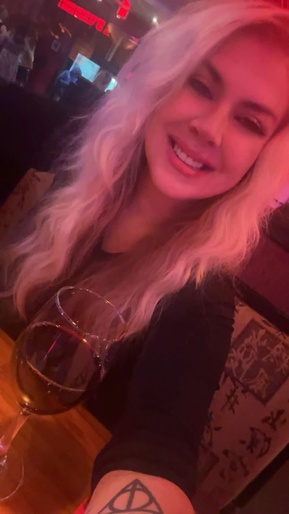 GIF diunggah ku Kristina