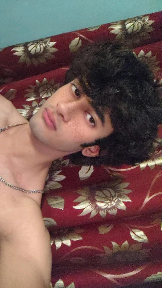GIF uploaded by shubhi