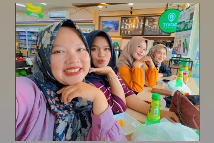 GIF diunggah oleh Asma