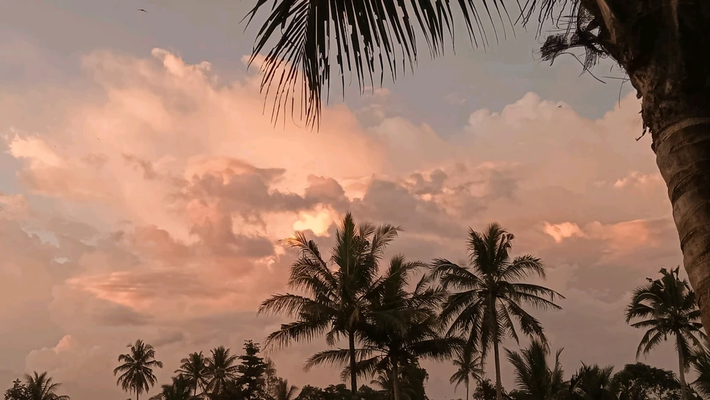 GIF uploaded by Wini Widia