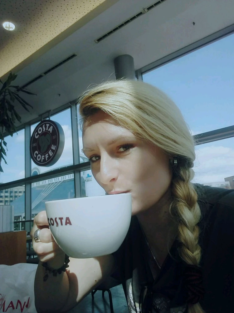 Гіфку завантажив Lita