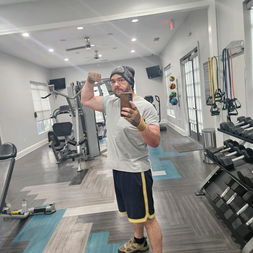 GIF yashyizweho na Alex