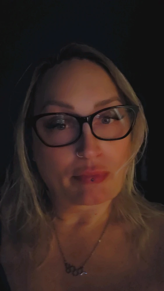 Zoegirrl tarapyndan ýüklenen surat