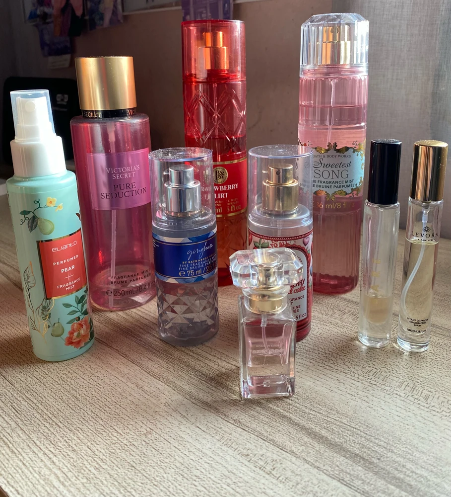 GIF eropgeluede vum Mademoiselle Amy