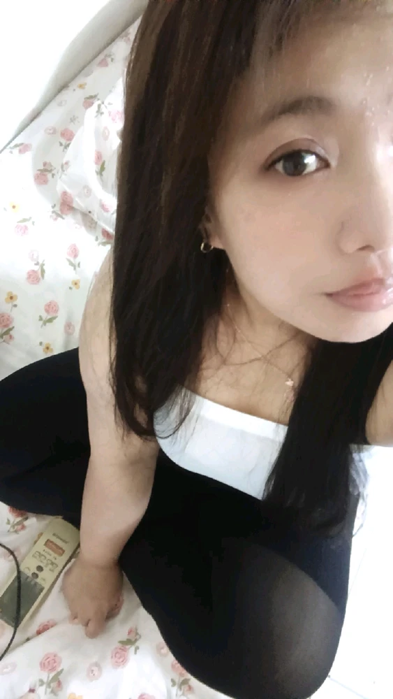 GIF gi-upload ni Bella