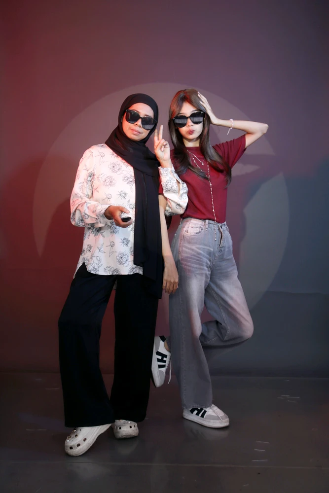 GIF uploaded by VJ