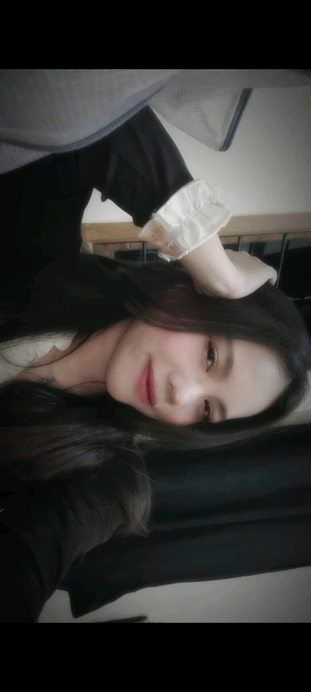 GIF uploaded by Eliss