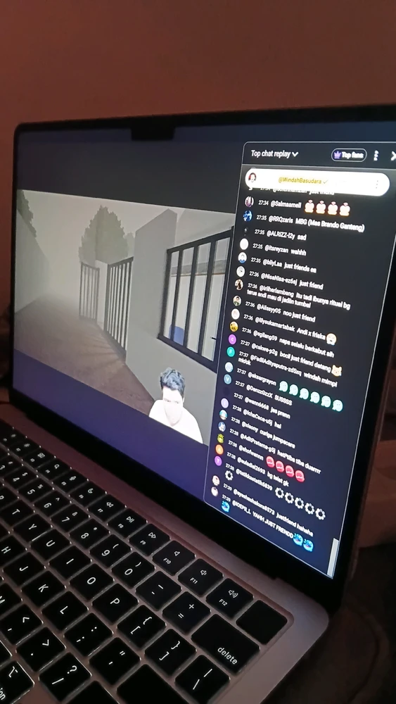 GIF eropgeluede vum Zoya S