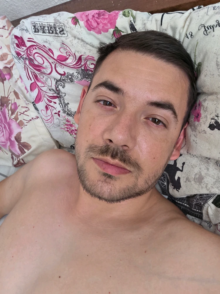GIF uploaded by Oggie
