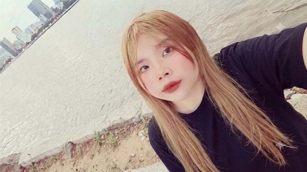 GIF uploaded by Minami Zume