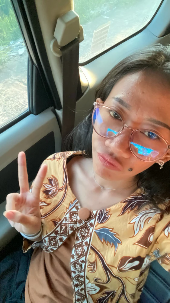 GIF uploaded by Ayu