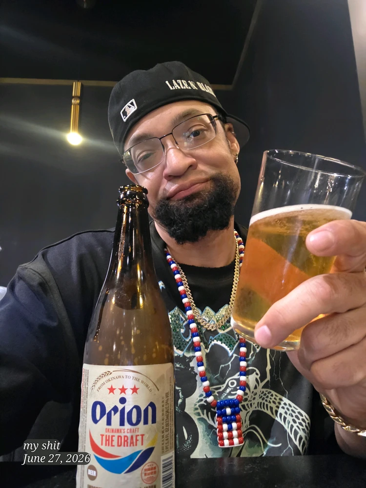 GIF i tukuna ake e Anthony