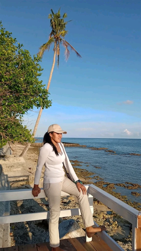 GIF uploaded by Febby