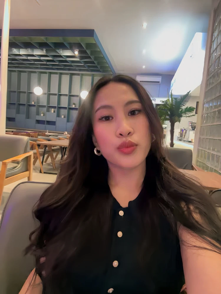 GIF uploaded by Angel