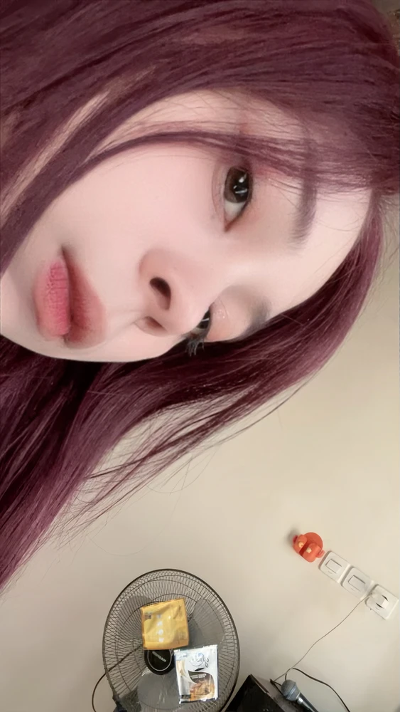 GIF diunggah oleh EL