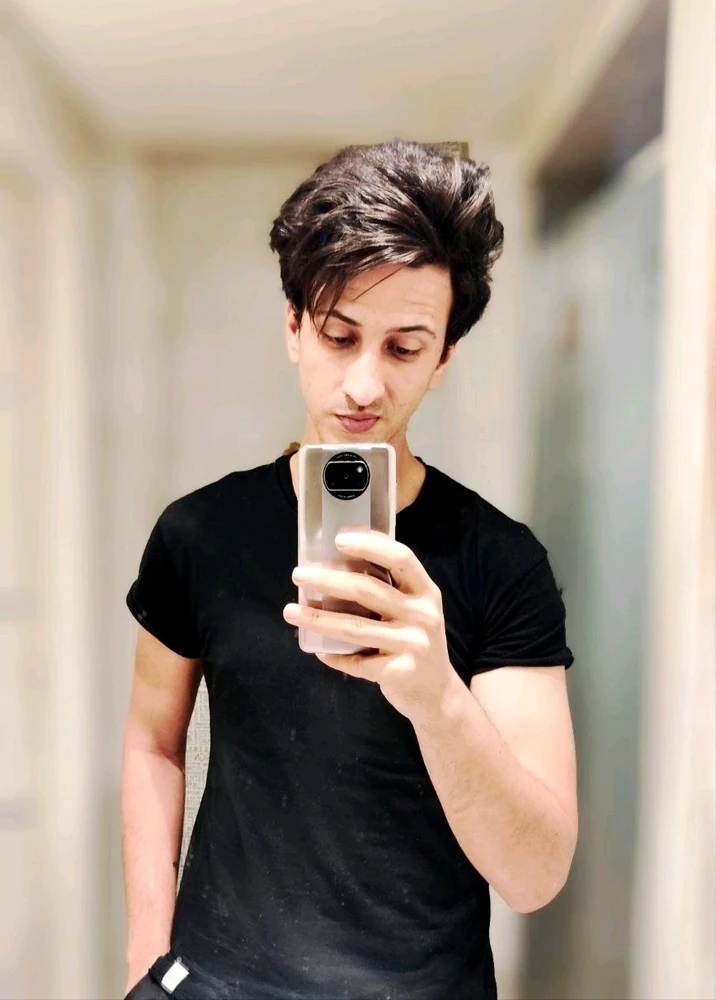GIF uploaded by Ehab