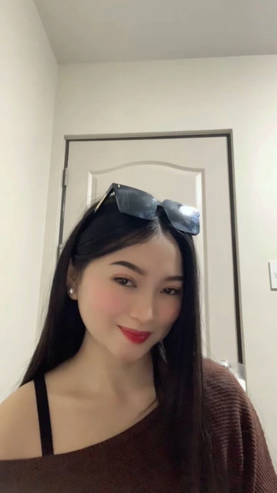 Lex نے GIF اپ لوڈ کی