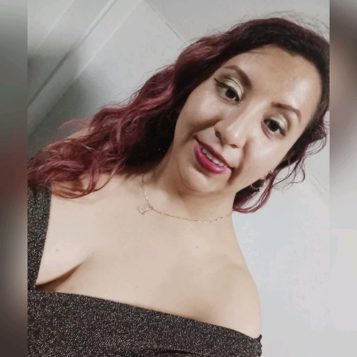 GIF eropgeluede vum Liz