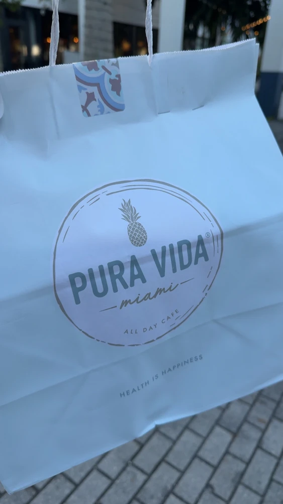 GIF eropgeluede vum Adrian