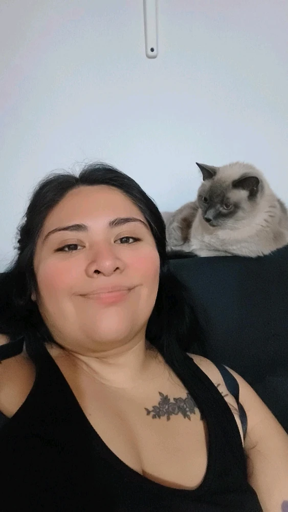 GIF uploaded by Yadira
