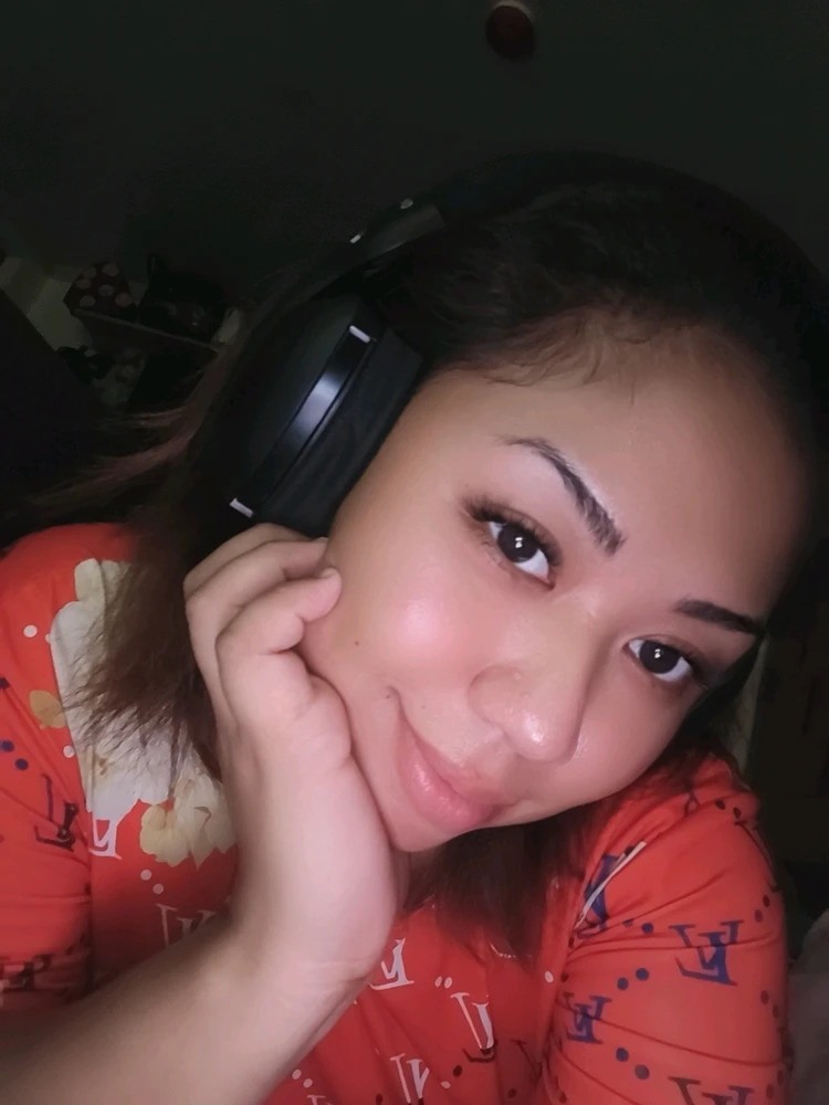 GIF uploaded by Lhyne