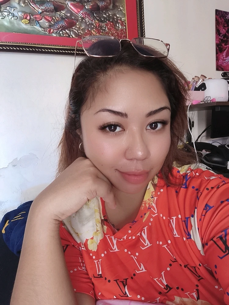 GIF uploaded by Lhyne