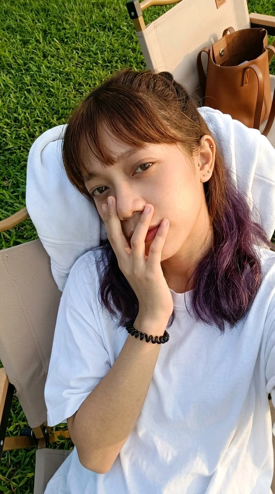 GIF жүктеген Lia