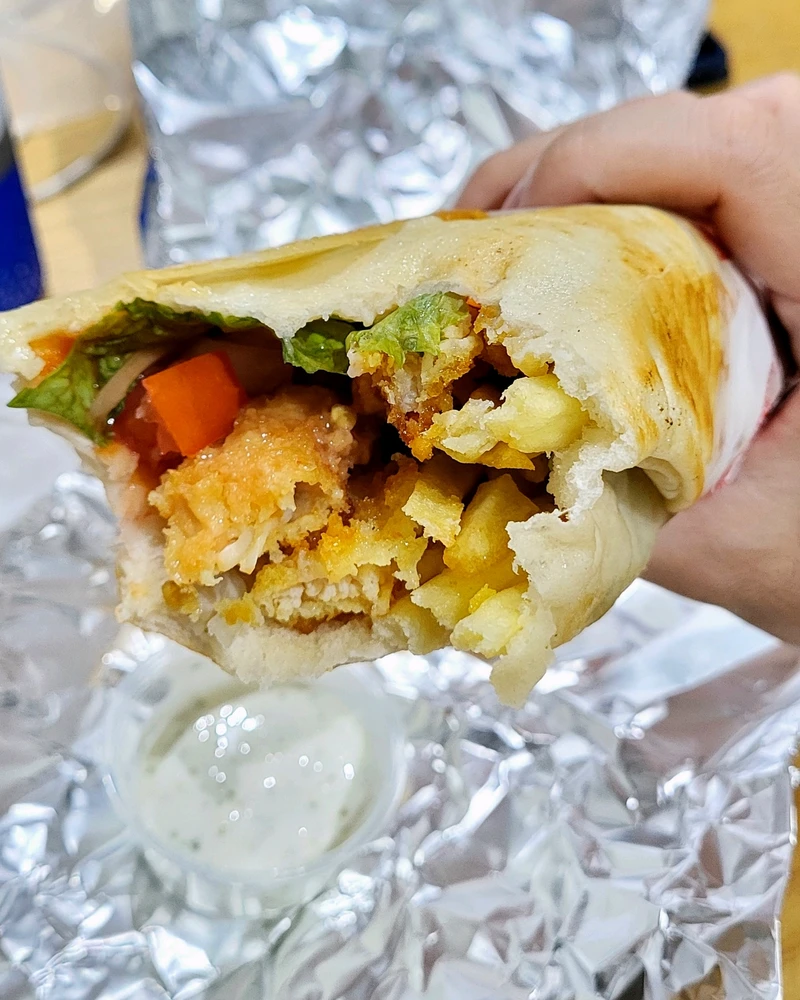 GIF eropgeluede vum Tofu 🍜🍗🍟