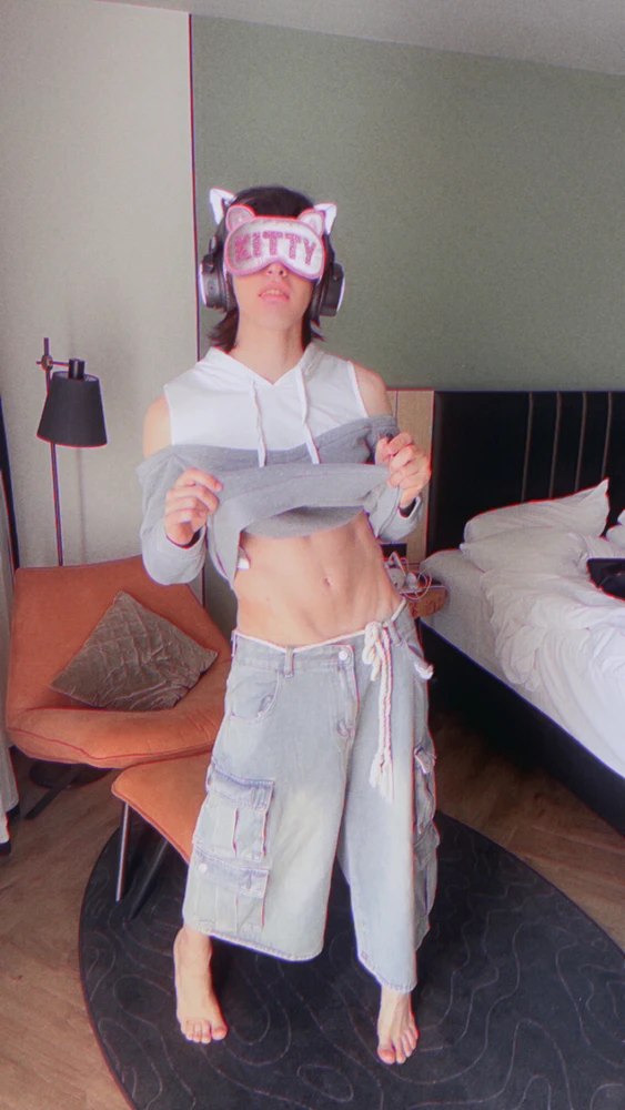 Image uploaded by F-Hoodie