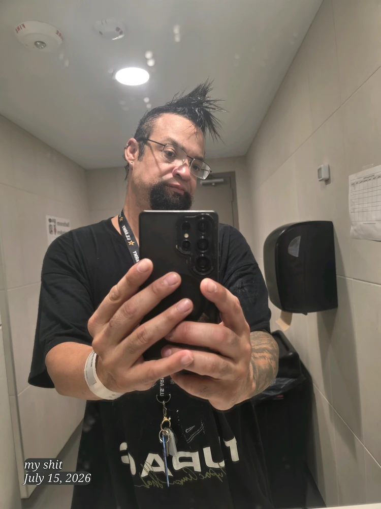 GIF diunggah ku Anthony