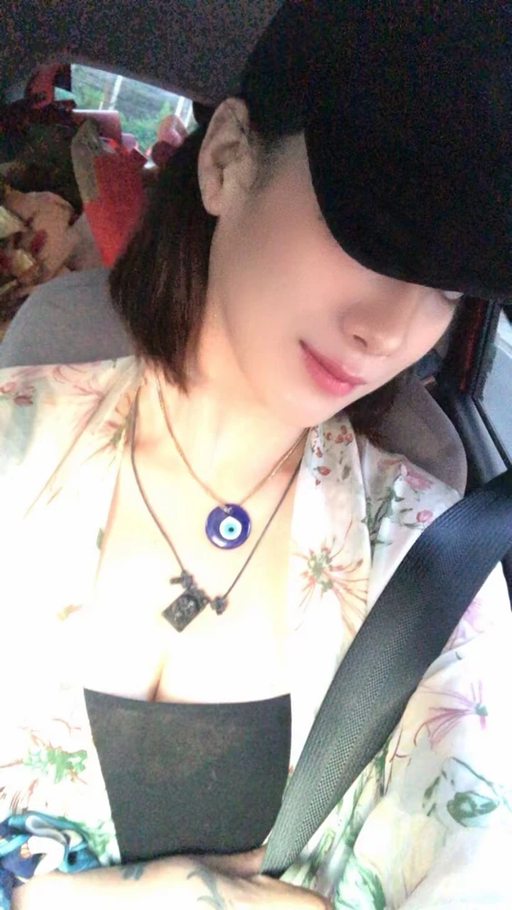 cap day for a sunny day