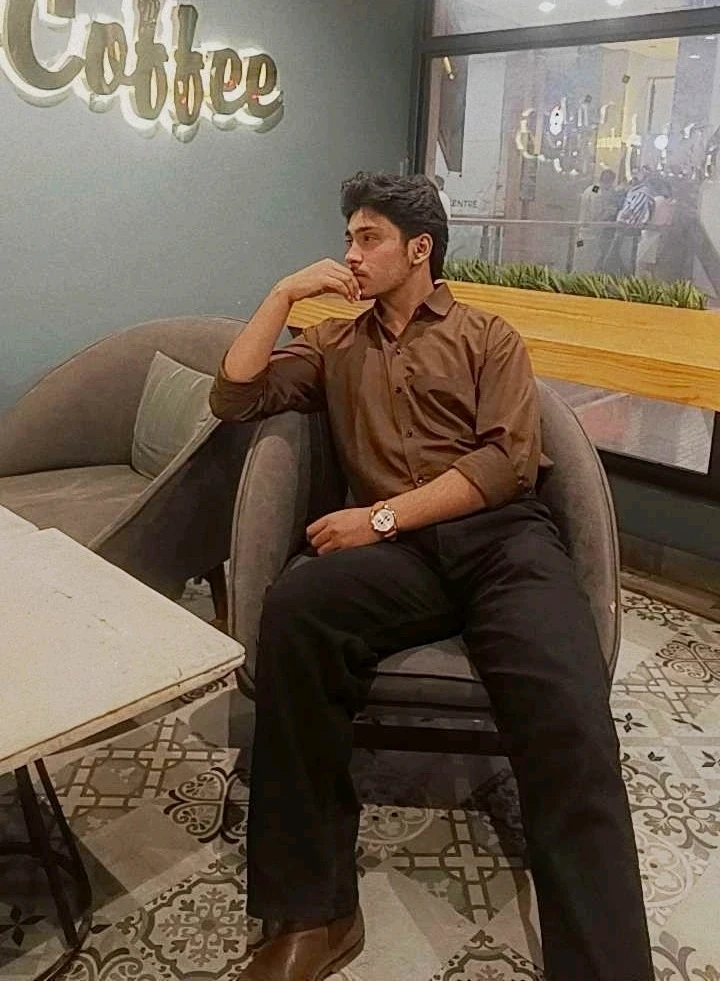 GIF caricata da Uzair Chaudhary